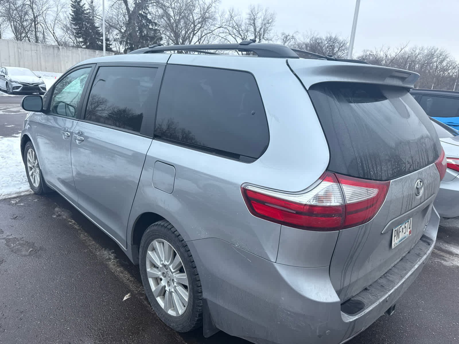 Certified 2017 Toyota Sienna XLE Premium image 4