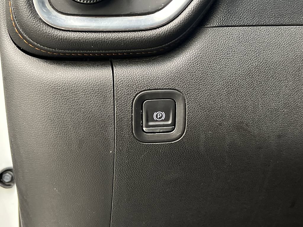 Used 2021 GMC Sierra 1500 AT4 w/ AT4 Value Package AWD/4WD image 38