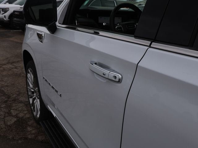 New 2026 GMC Yukon XL Denali w/ Denali Reserve Package AWD/4WD image 16