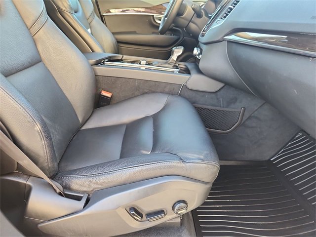Used 2019 Volvo XC90 T6 Momentum w/ Advanced Package image 28