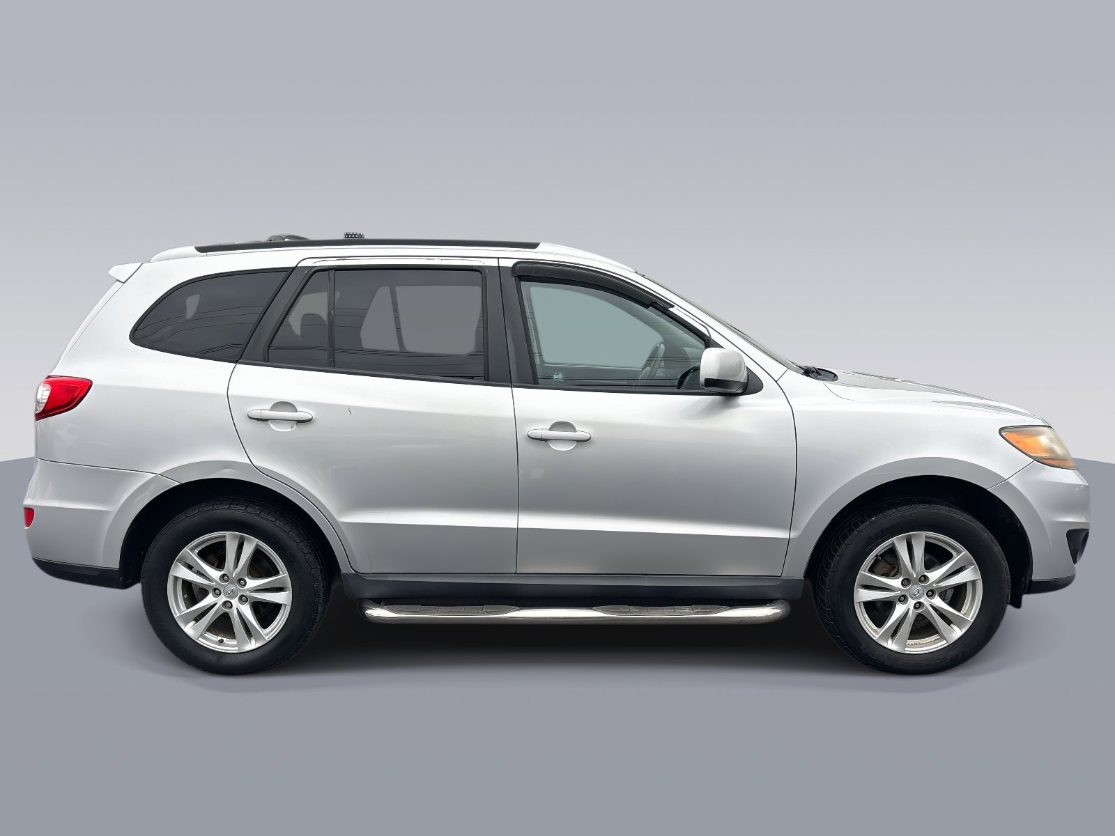 Used 2011 Hyundai Santa Fe SE image 2