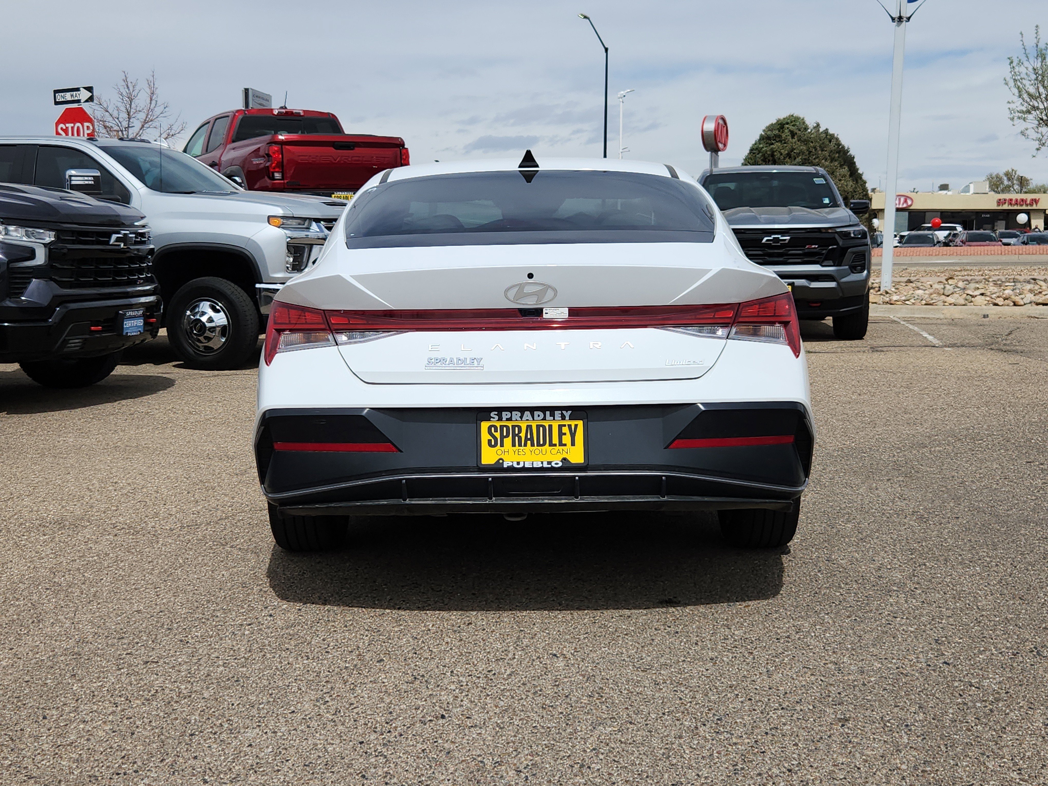 Used 2025 Hyundai Elantra Limited image 13