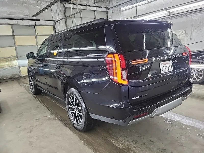 Used 2025 Ford Expedition Max Platinum AWD/4WD image 4