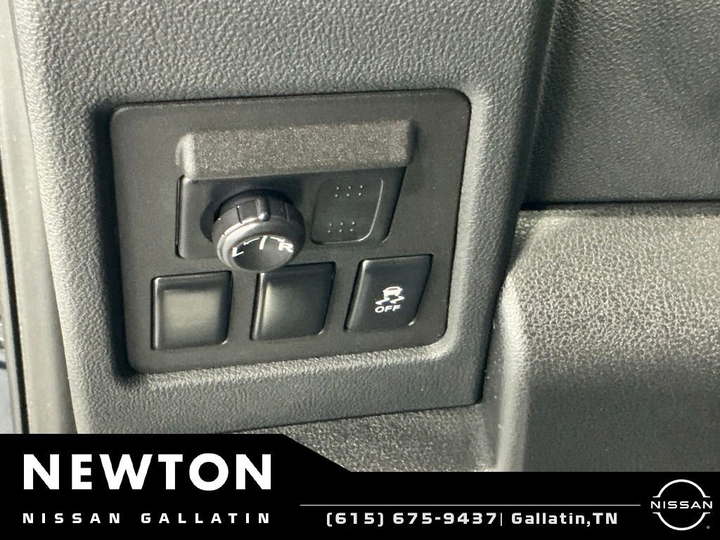 Used 2015 Nissan Rogue S FWD image 26