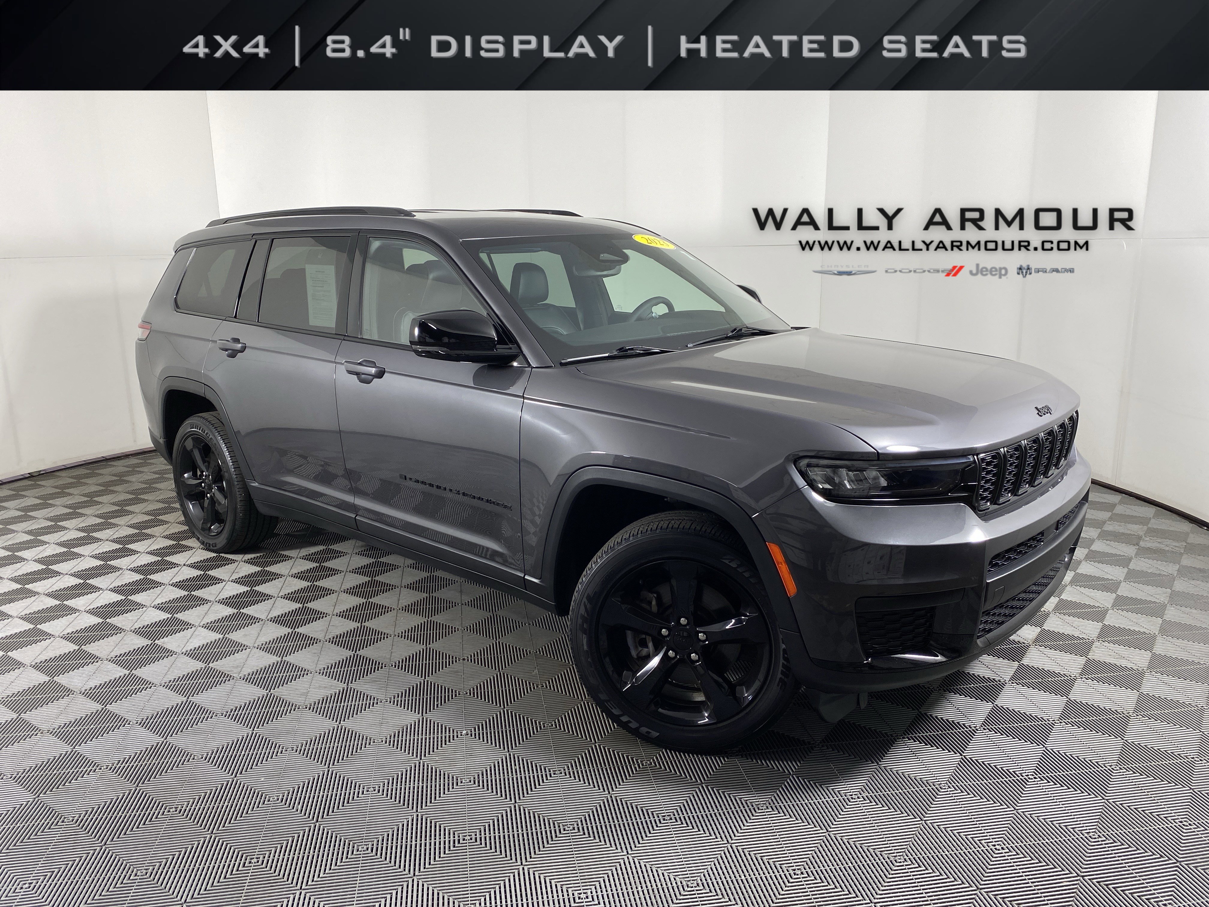 Used 2023 Jeep Grand Cherokee L Laredo image 1