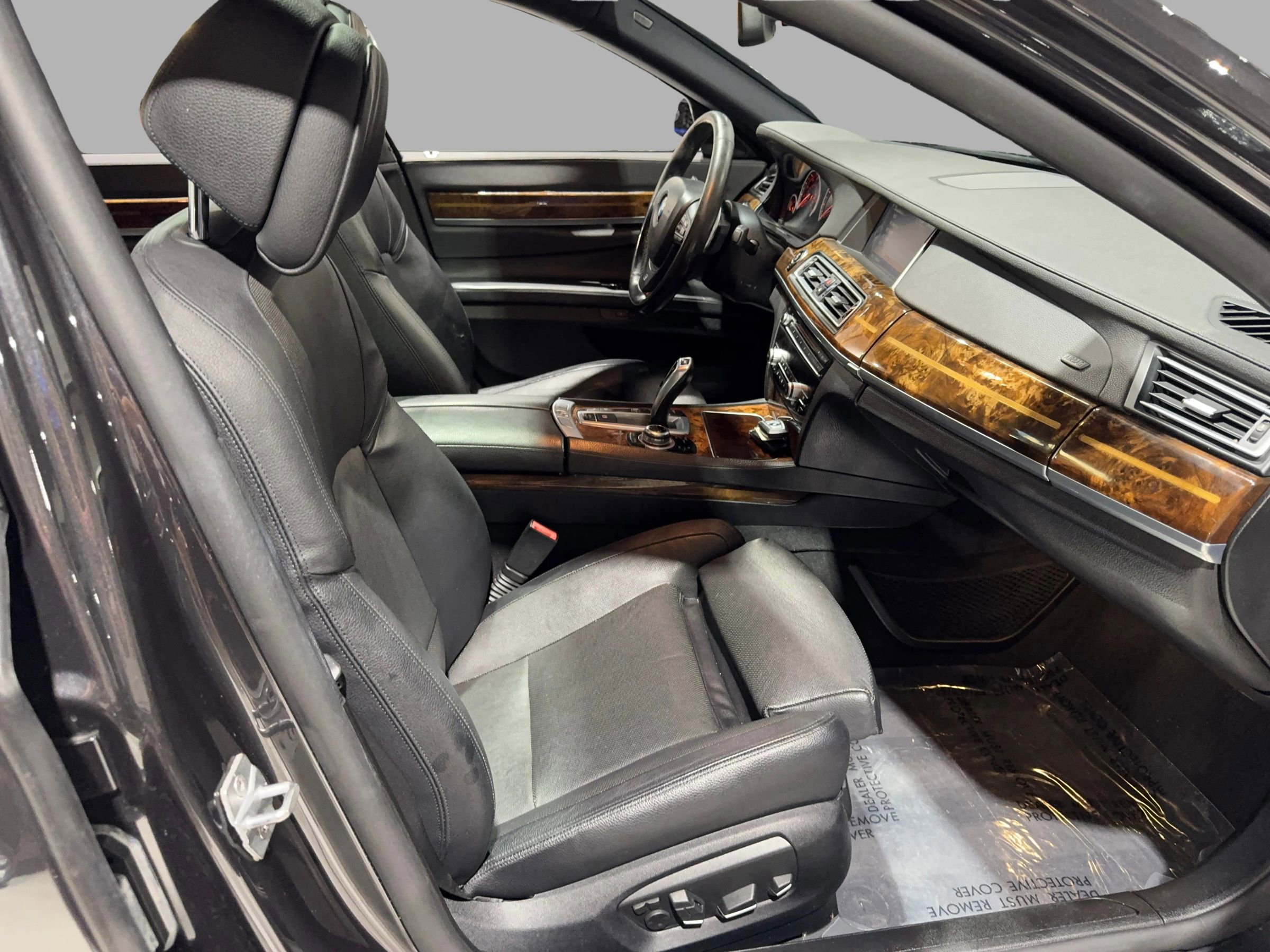 Used 2013 BMW 740Li image 29