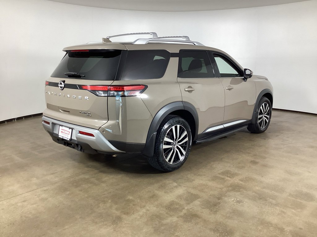 Used 2023 Nissan Pathfinder Platinum w/ Cargo Package AWD/4WD image 6