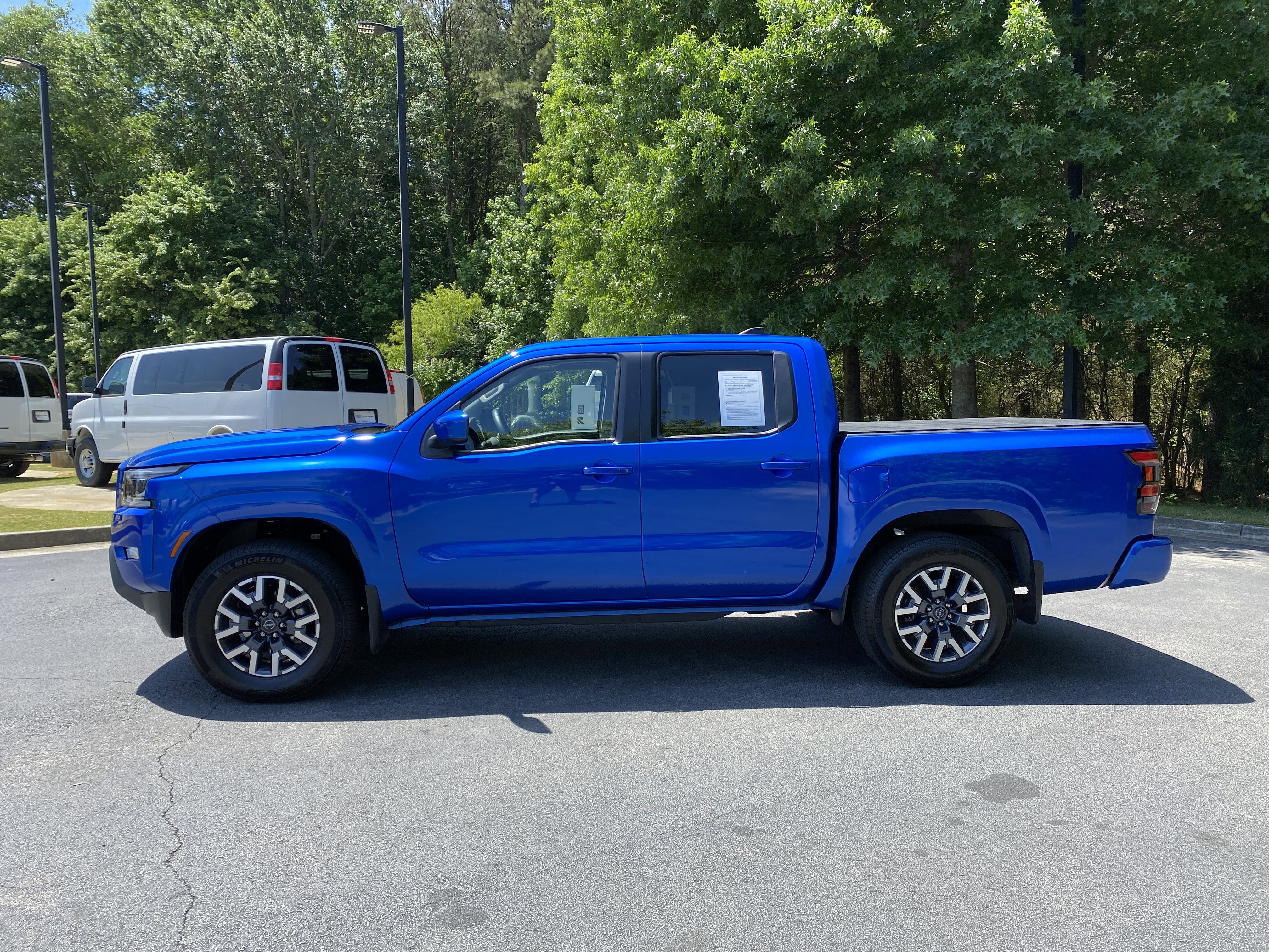 Used 2024 Nissan Frontier SL w/ Technology Package AWD/4WD image 6
