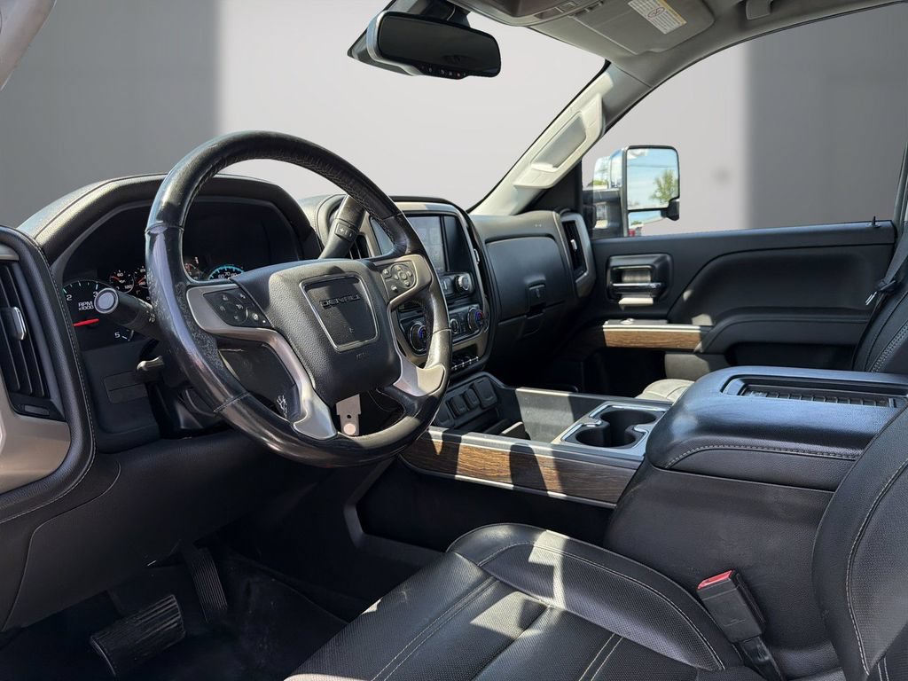 Used 2017 GMC Sierra 2500 Denali w/ Duramax Plus Package AWD/4WD image 15