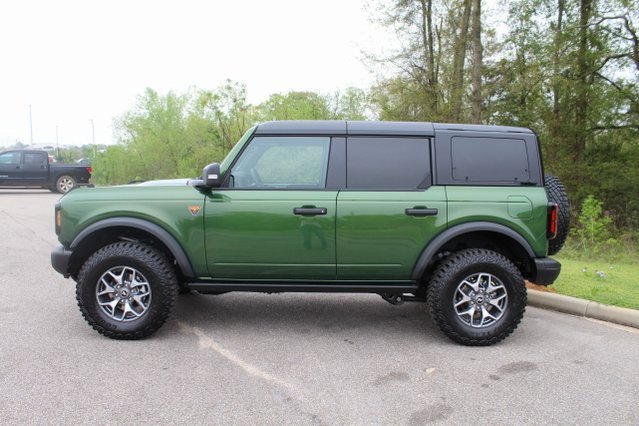 New 2025 Ford Bronco Badlands image 9