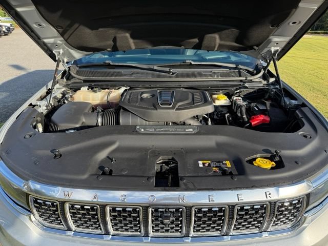 Used 2023 Jeep Grand Wagoneer Series III AWD/4WD image 32