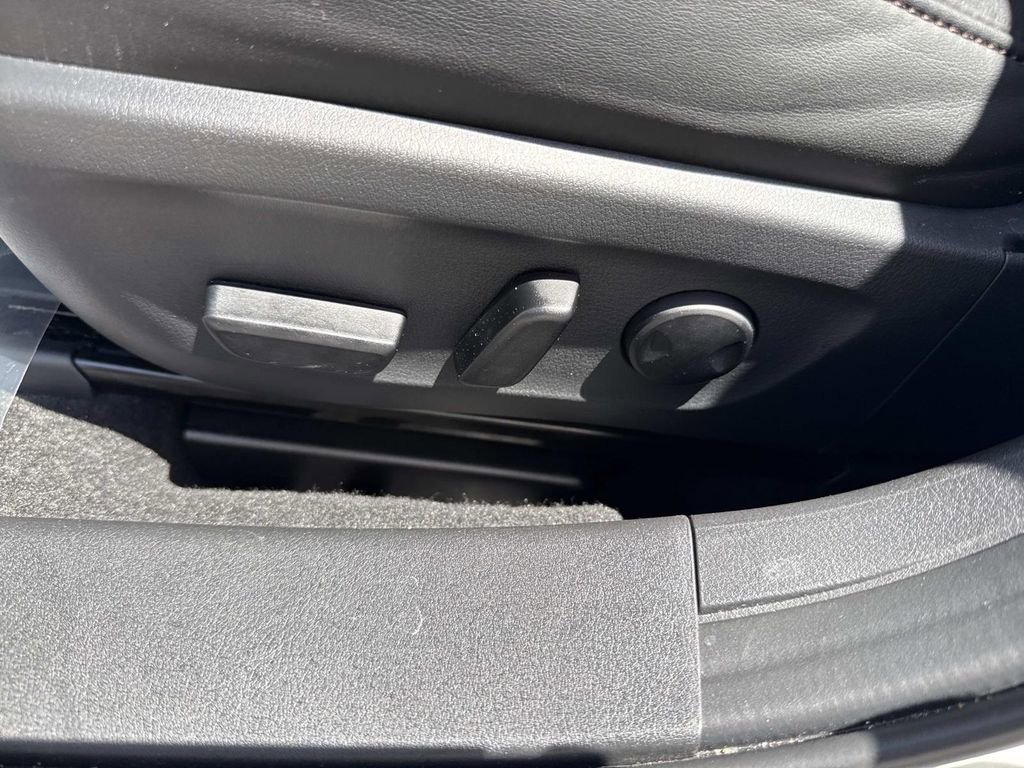 Certified 2025 MAZDA MAZDA3 2.5 Turbo Sedan w/Premium Plus image 29