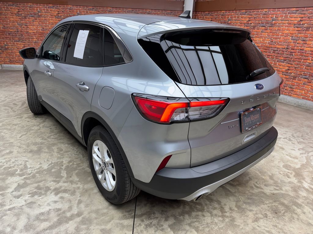 Certified 2022 Ford Escape SE w/ Convenience Package image 2