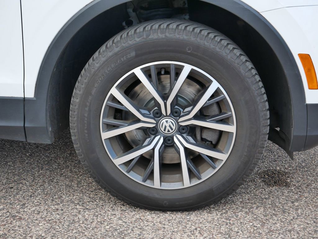 Used 2020 Volkswagen Tiguan SE w/ Panoramic Sunroof Package image 49