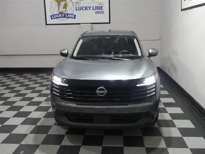 Used 2025 Nissan Kicks SV image 3