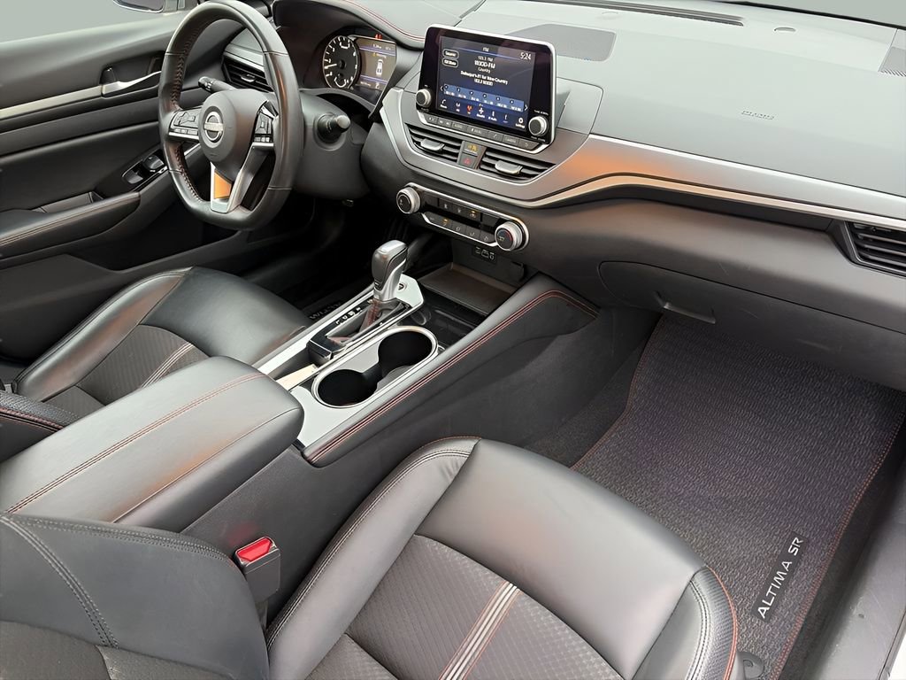 Used 2025 Nissan Altima 2.5 SR FWD image 9