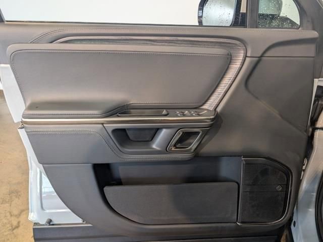 Used 2024 Rivian R1S Adventure image 13