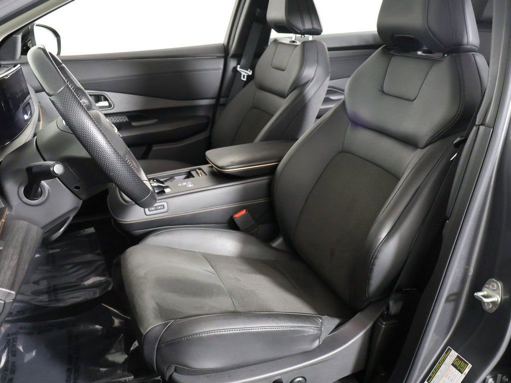 Used 2023 Nissan Ariya FWD image 29