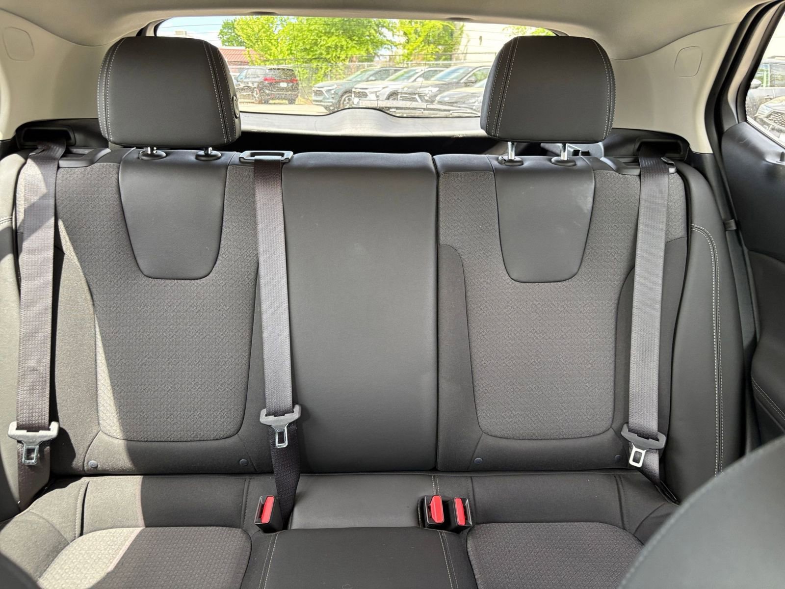 Used 2025 Buick Encore GX Preferred image 37