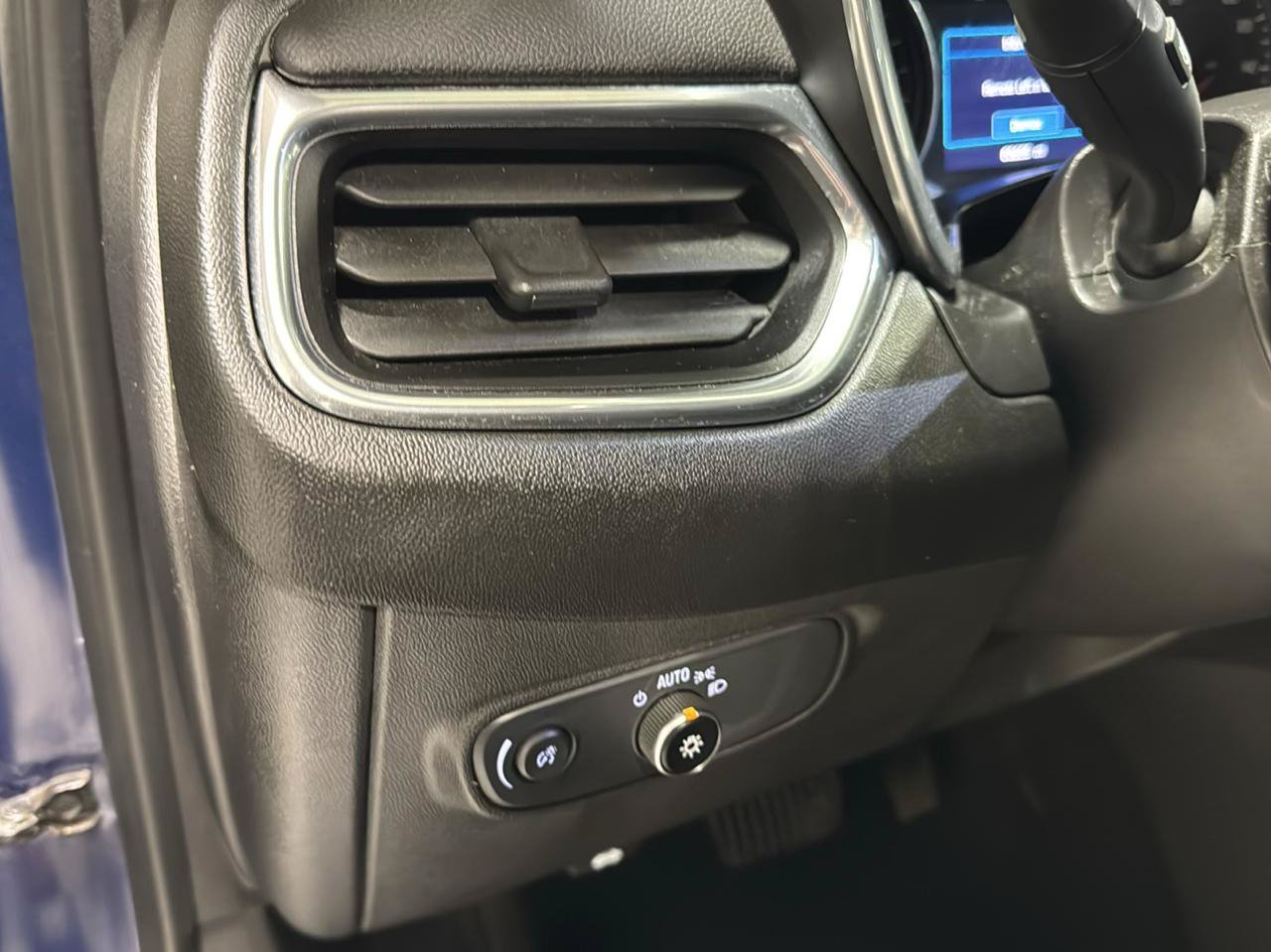 Used 2022 Chevrolet Equinox LT FWD image 10