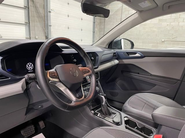 Certified 2024 Volkswagen Taos SE image 12