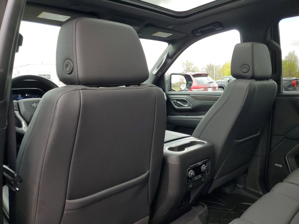 Certified 2023 Chevrolet Tahoe Z71 w/ Luxury Package AWD/4WD image 30
