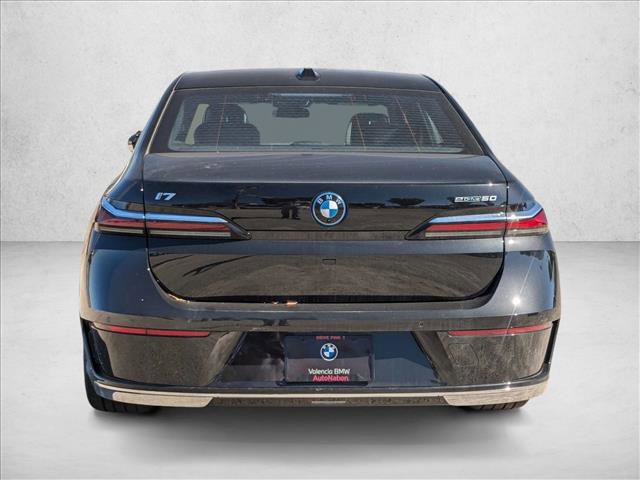Used 2025 BMW i7 eDrive50 w/ Premium Package image 5