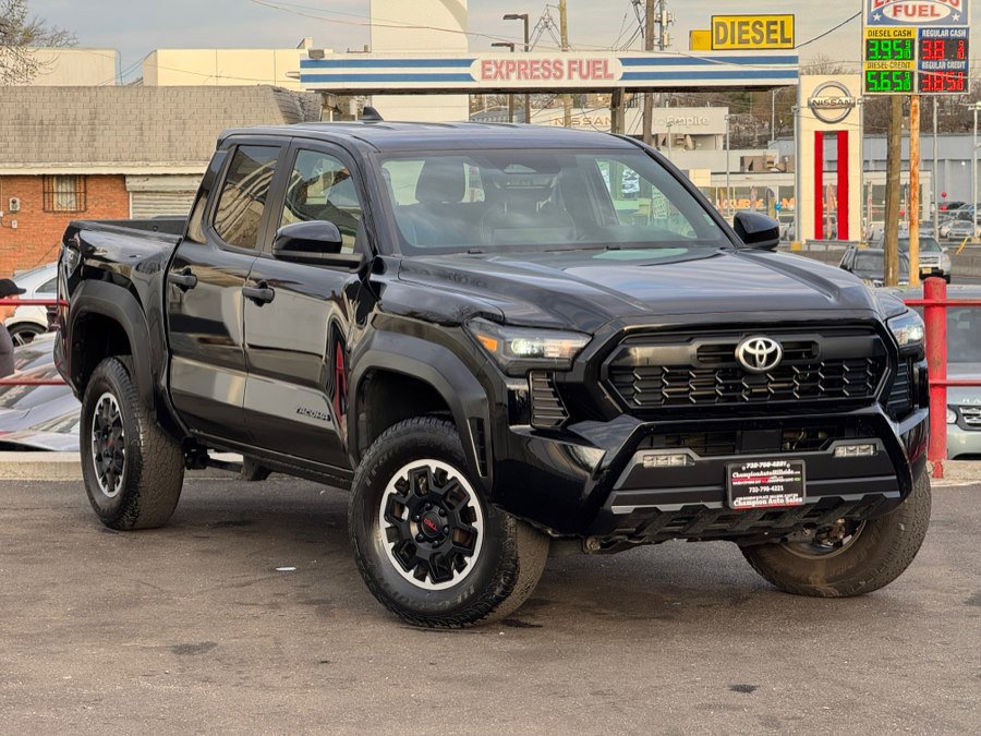 Used 2024 Toyota Tacoma TRD Off-Road AWD/4WD image 11