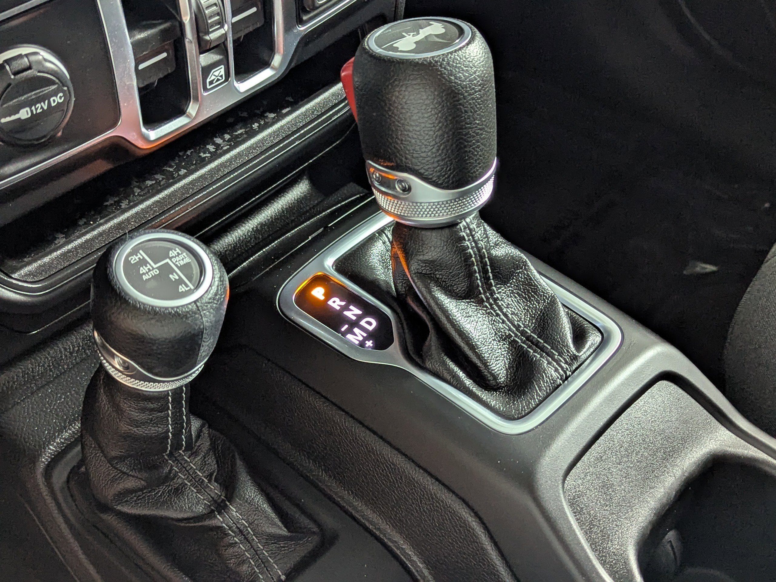 Used 2025 Jeep Wrangler Sahara AWD/4WD image 22