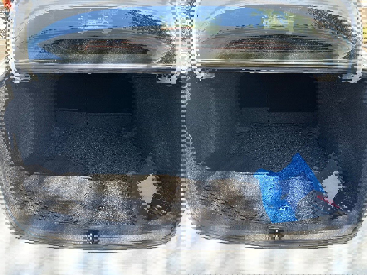 Used 2025 Toyota Corolla LE image 19