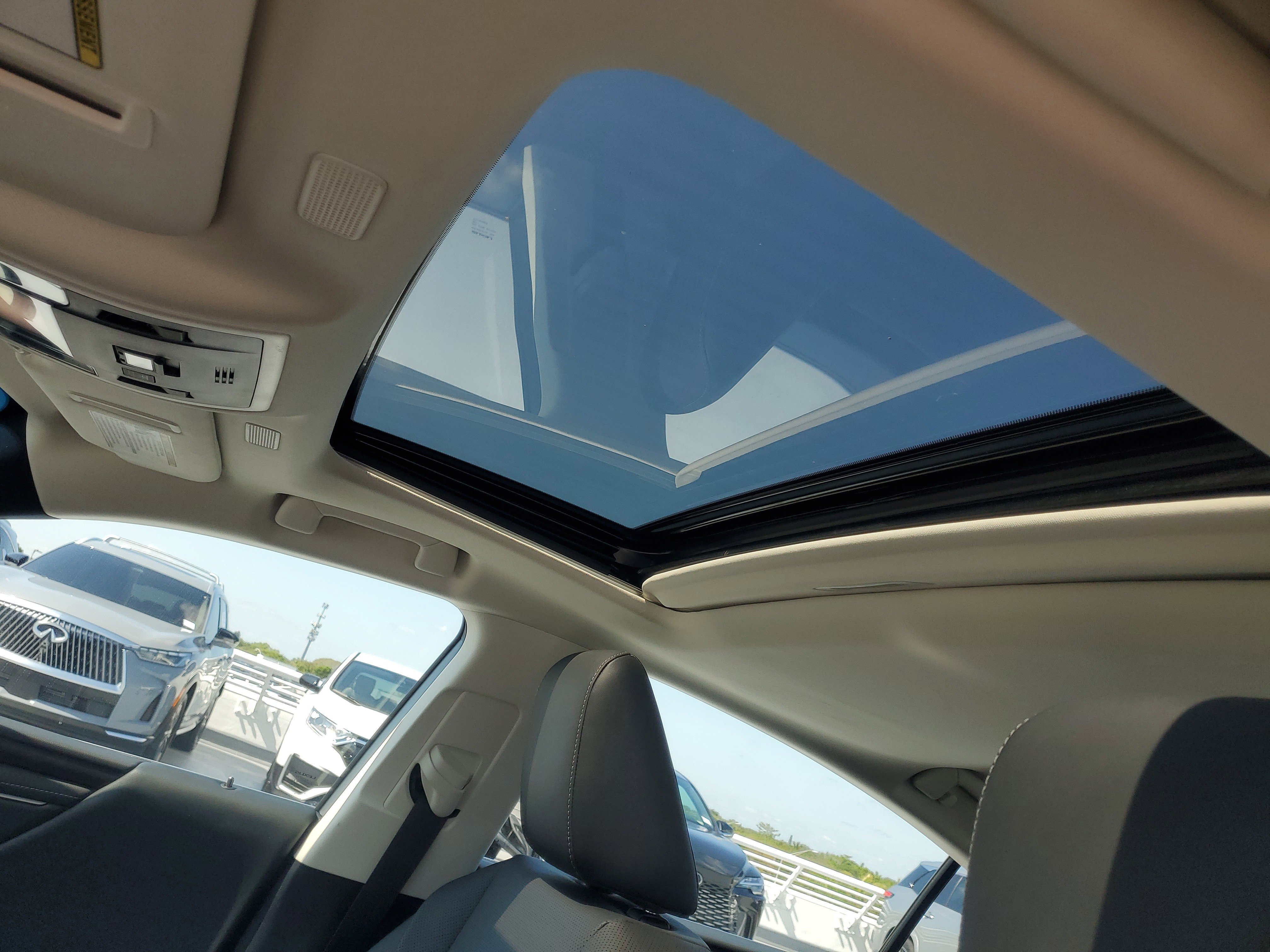 Used 2025 Lexus ES 350 w/ Premium Package FWD image 19