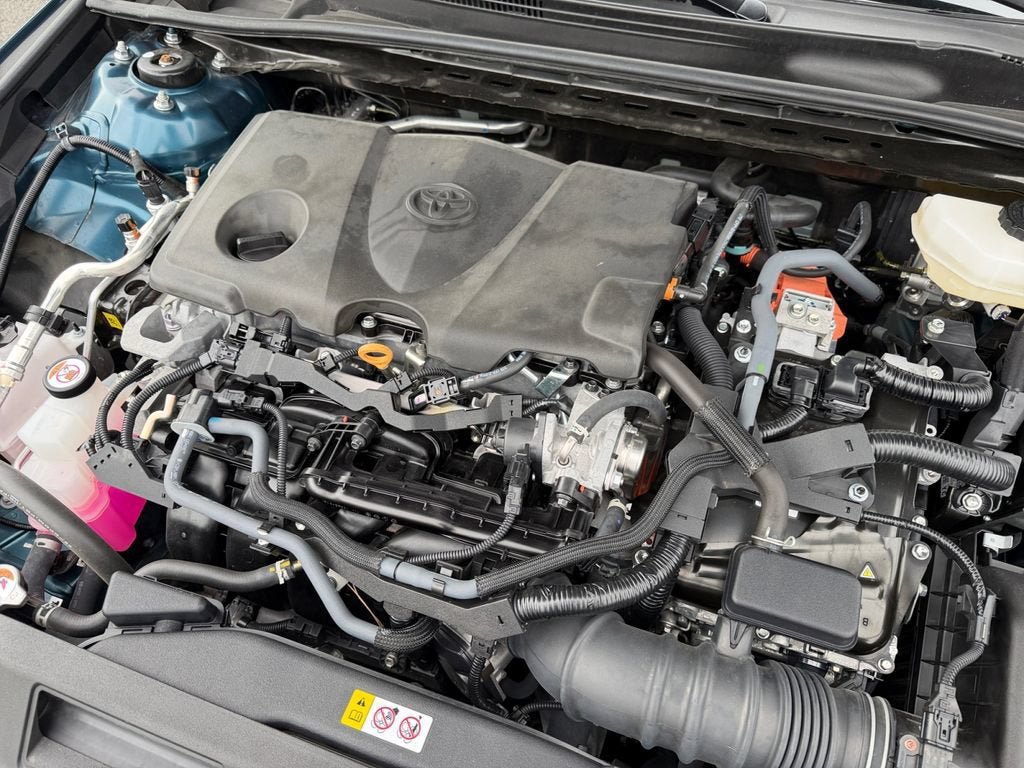 Used 2025 Toyota Camry XLE FWD image 30