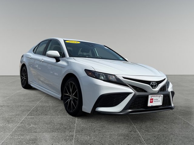 Used 2022 Toyota Camry SE w/ Cold Weather Package AWD/4WD image 8