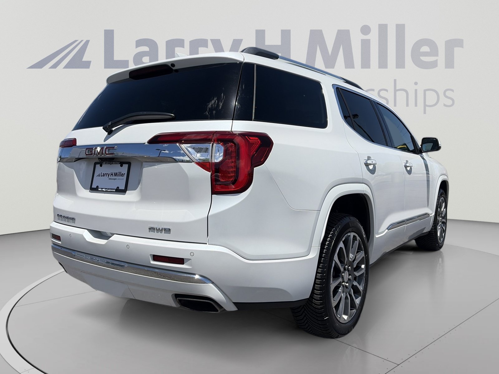 Used 2021 GMC Acadia Denali w/ Denali Ultimate Package AWD/4WD image 4