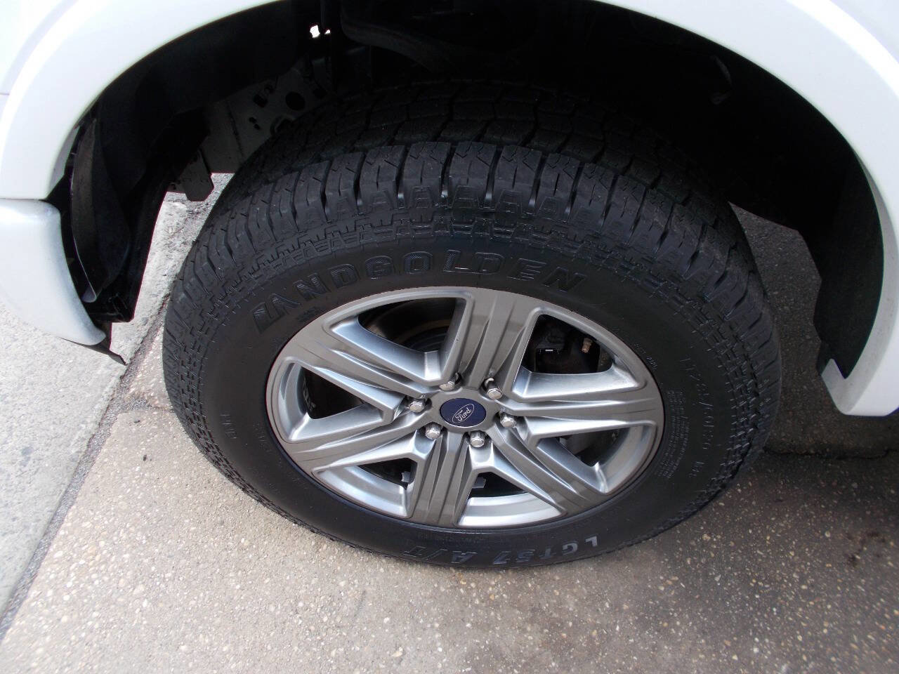 Used 2019 Ford F150 XLT w/ Equipment Group 302A Luxury image 8