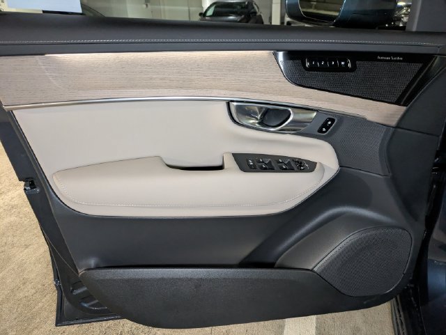 New 2026 Volvo XC90 T8 Plus w/ Protection Package AWD/4WD image 12
