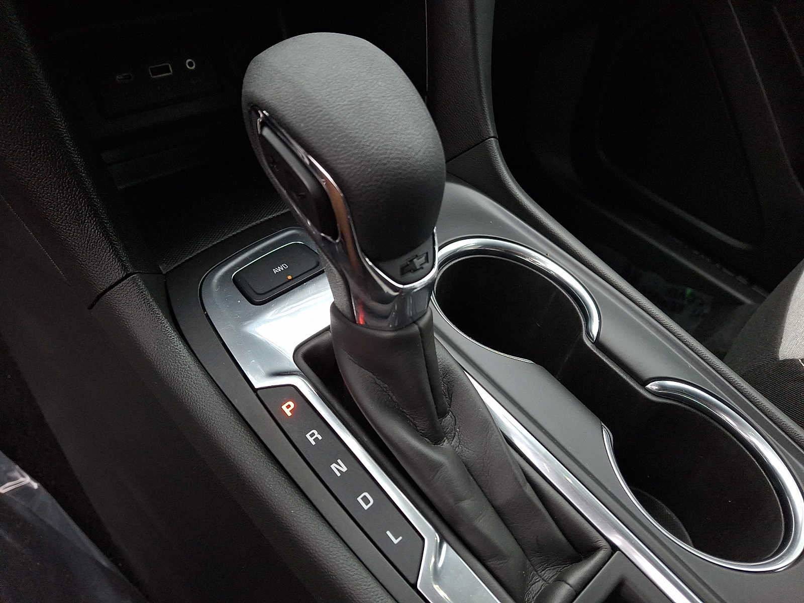 Used 2023 Chevrolet Equinox LS AWD/4WD image 12