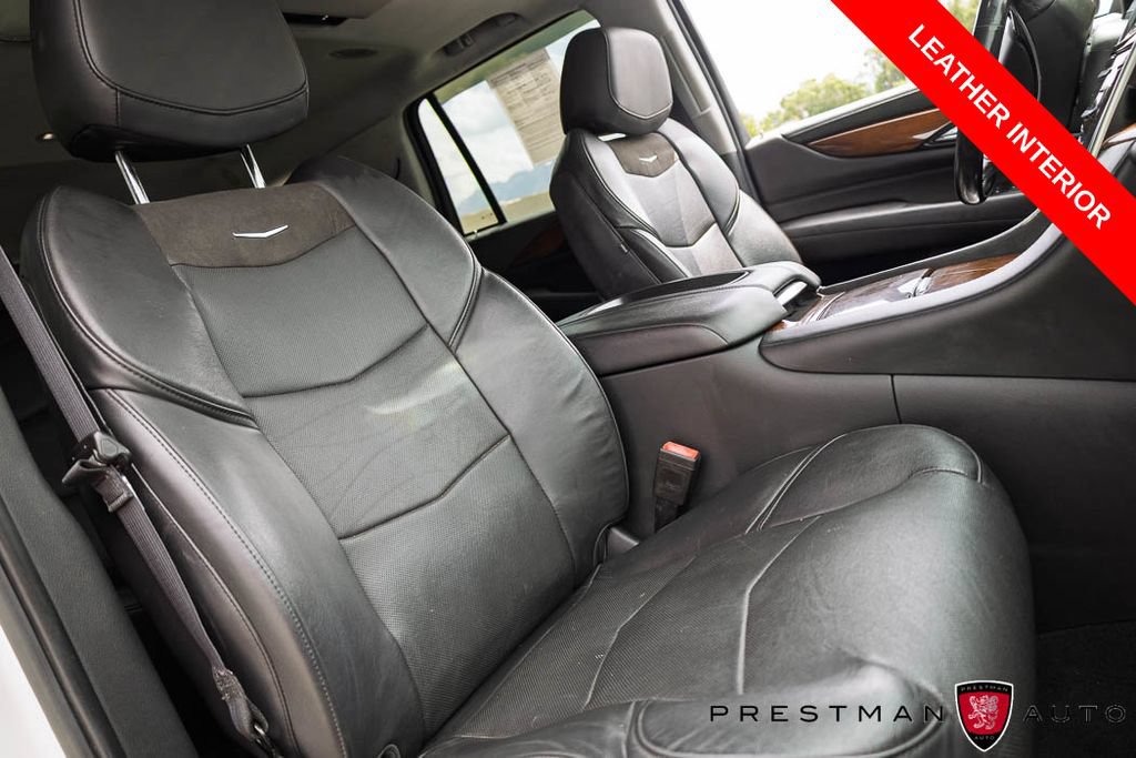 Used 2020 Cadillac Escalade Premium Luxury AWD/4WD image 4