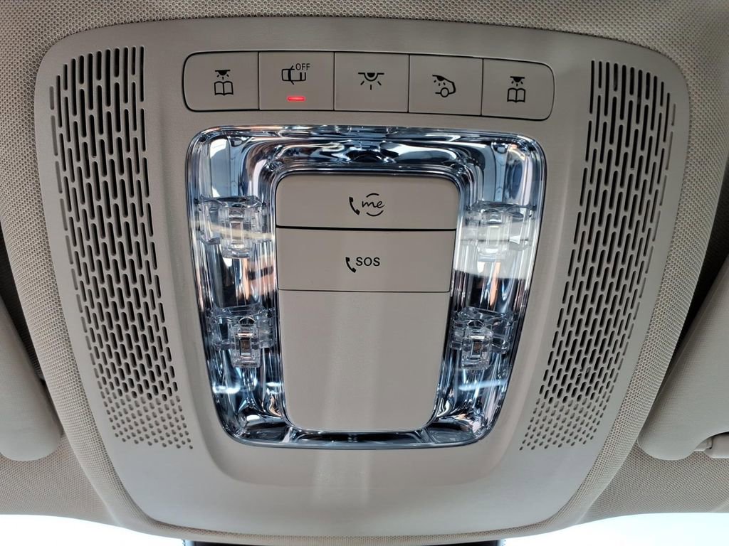 Used 2023 Mercedes-Benz EQB 300 4MATIC image 27