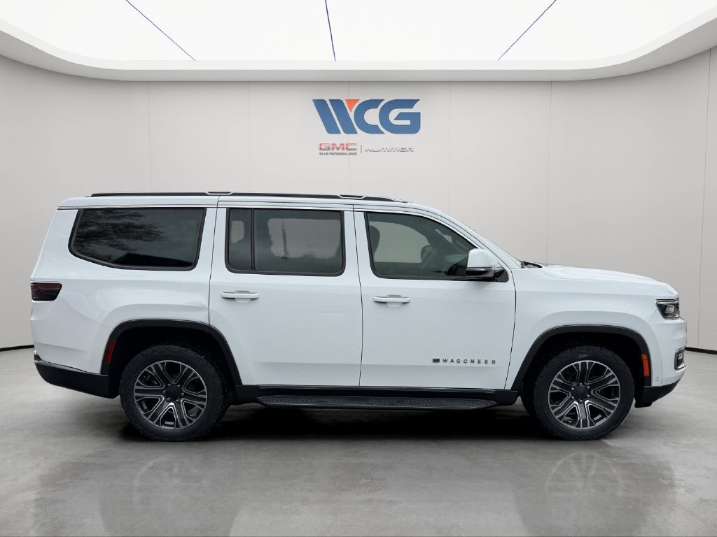 Used 2022 Jeep Wagoneer Series III AWD/4WD image 2