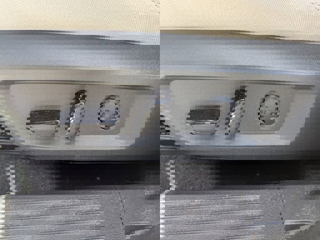 Used 2021 Nissan Rogue SV image 17