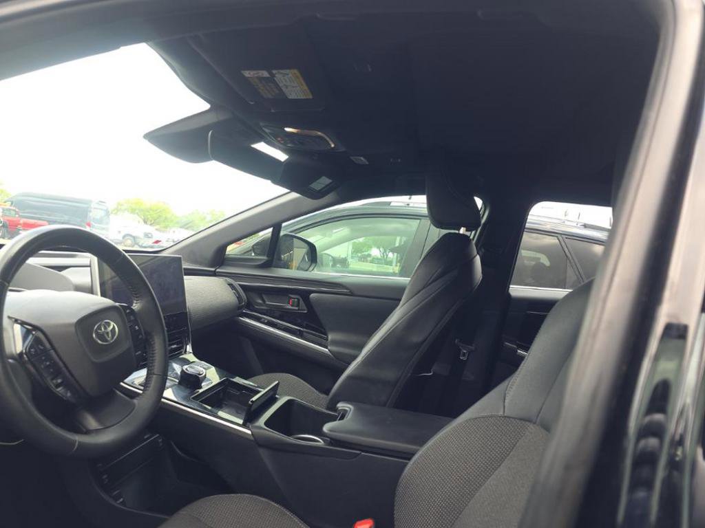 Used 2024 Toyota bZ4X XLE AWD/4WD image 6