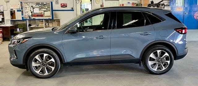 Certified 2023 Ford Escape Platinum image 3