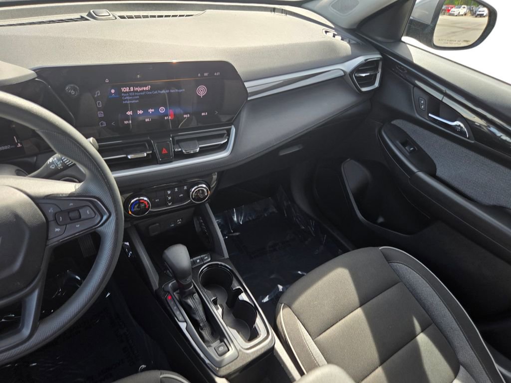 Used 2025 Chevrolet TrailBlazer LT image 22