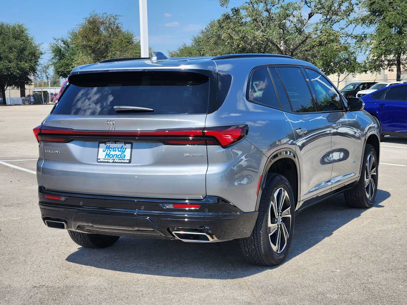 Used 2025 Buick Enclave Sport Touring w/ Power Package FWD image 6