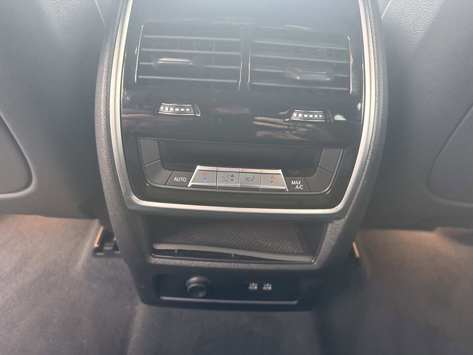 Used 2023 BMW X7 xDrive40i w/ M Sport Package image 17