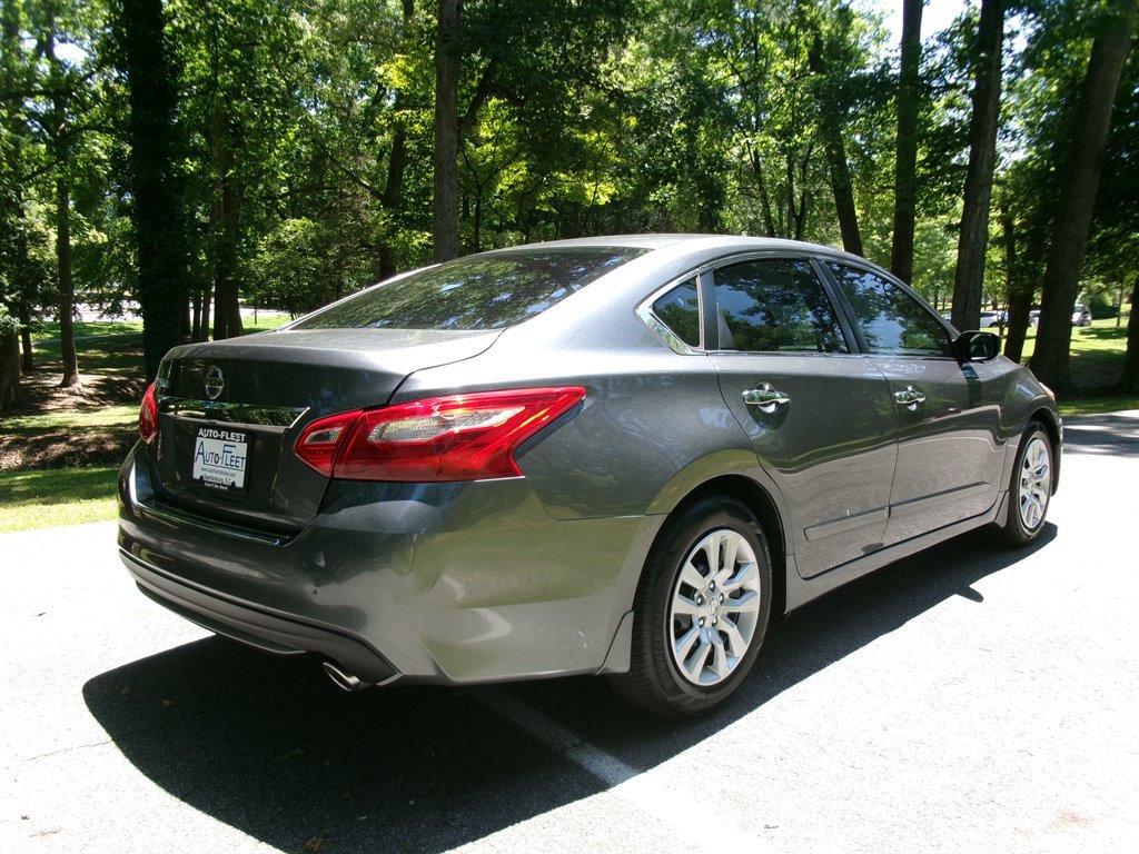 Used 2017 Nissan Altima 2.5 S w/ Power Driver Seat Package FWD image 5