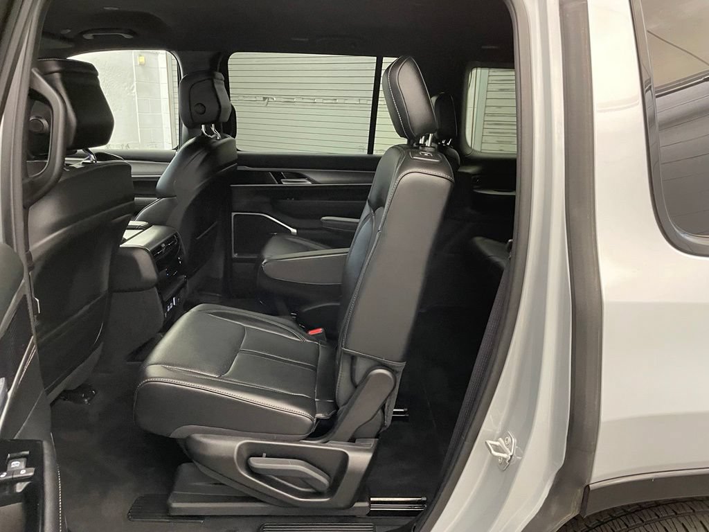 New 2026 Jeep Grand Wagoneer 2WD image 19