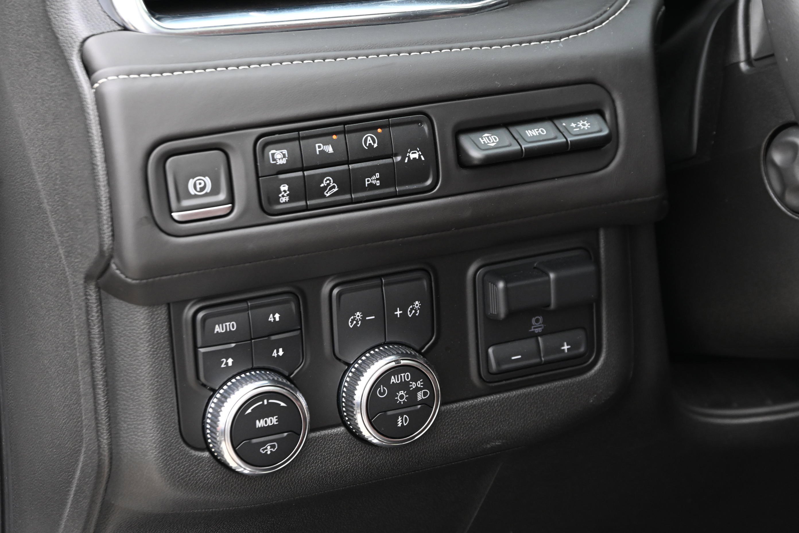 Used 2023 GMC Yukon Denali Ultimate AWD/4WD image 26