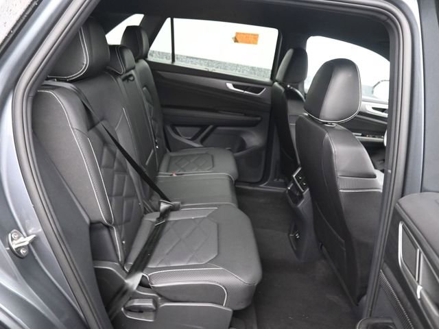 Used 2025 Volkswagen Atlas Cross Sport SE image 8